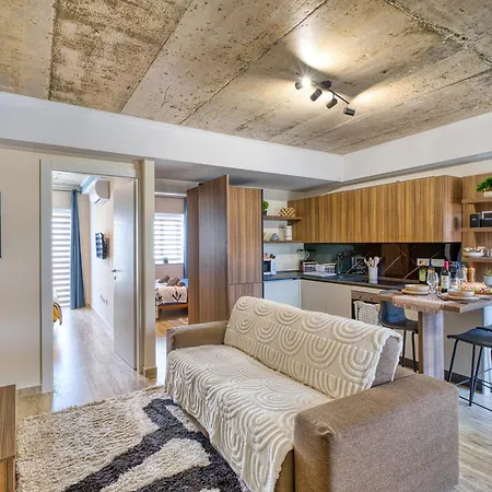 Raphael's - 2 Bedroom By Solea Homes Apartment