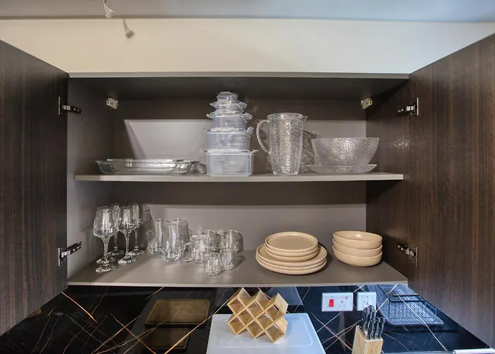 Raphael's - 2 Bedroom By Solea Homes 斯利马