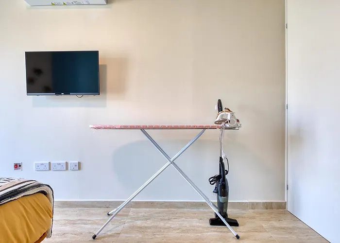 Raphael's - 2 Bedroom By Solea Homes * 斯利马