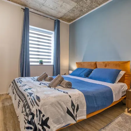 Apartment Raphael's - 2 Bedroom By Solea Homes *