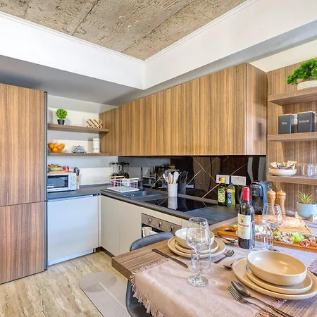 アパート Raphael's - 2 Bedroom By Solea Homes