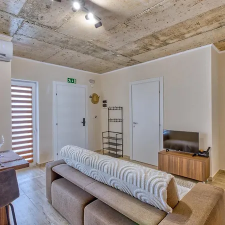 Raphael's - 2 Bedroom By Solea Homes スリーマ