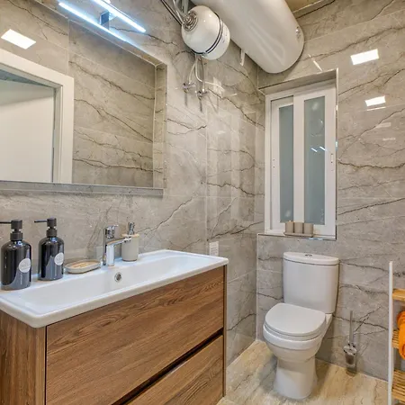 Apartment Raphael's - 2 Bedroom By Solea Homes