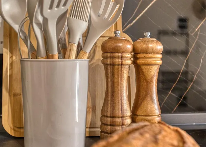 Raphael's - 2 Bedroom By Solea Homes * スリーマ